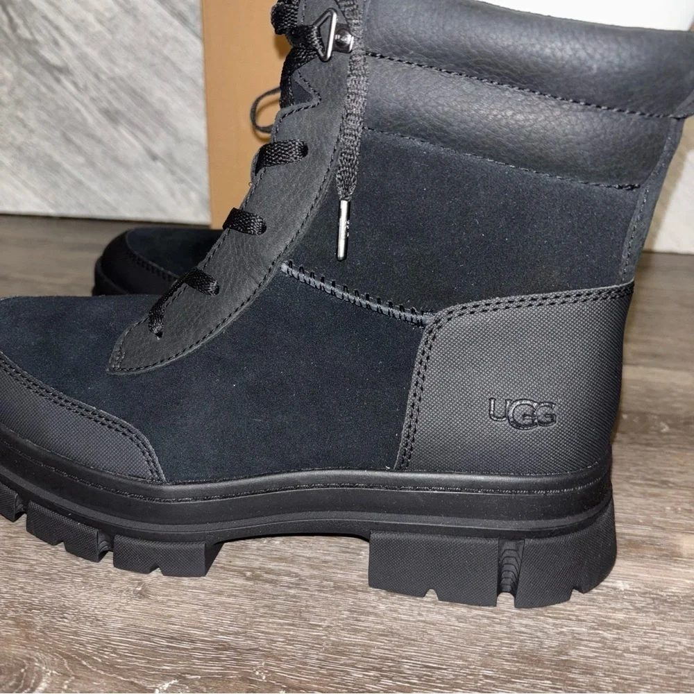 UGG | Ashton Weatherized Lace Up boots In Black New